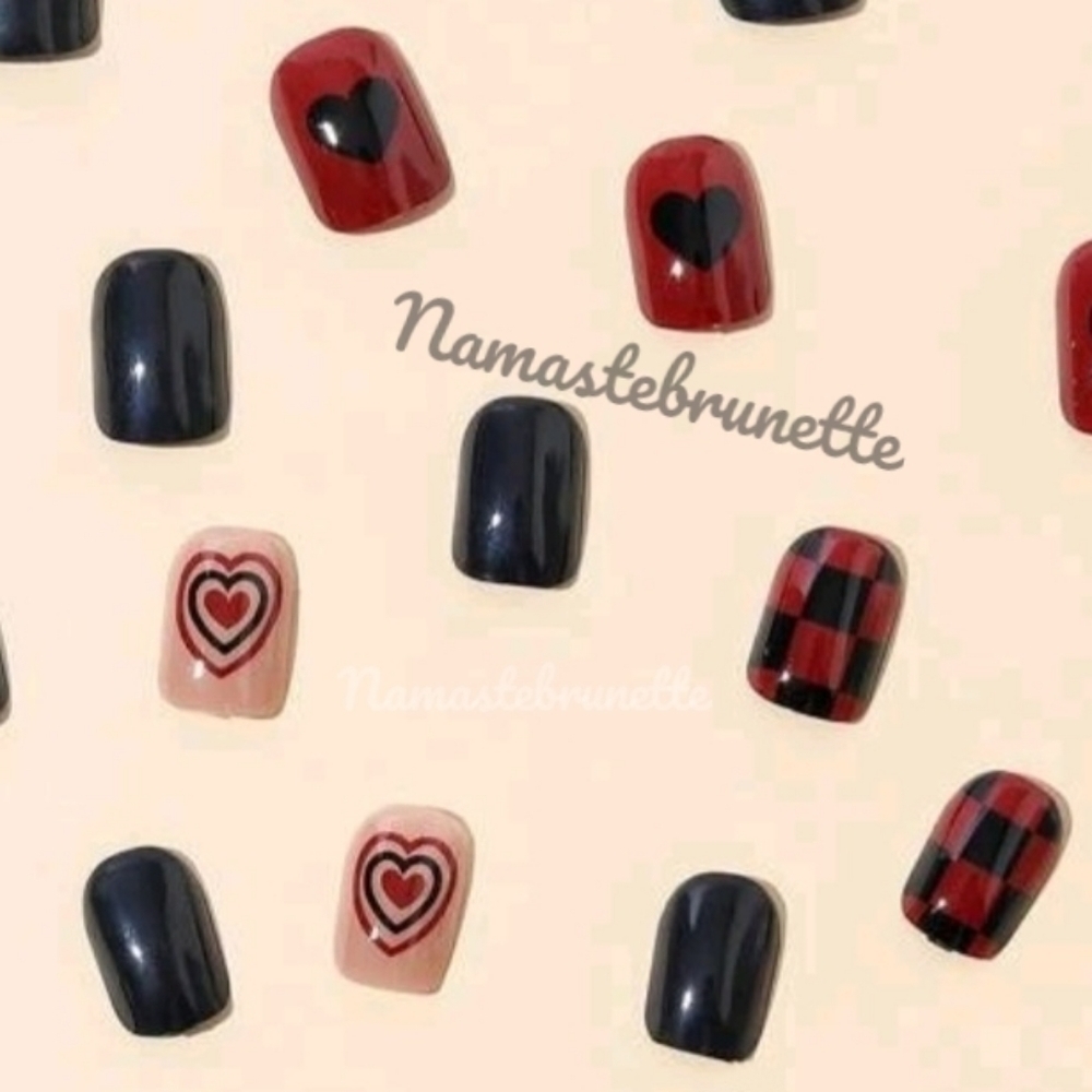 2/$16 Heart Checkerboard Press On Nails - Picture 7 of 13